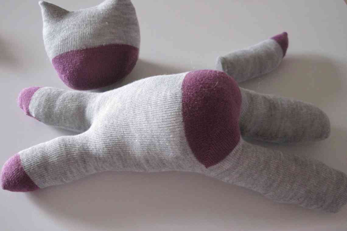 Як зшити шкарпетки зі старих трикотажних виробів